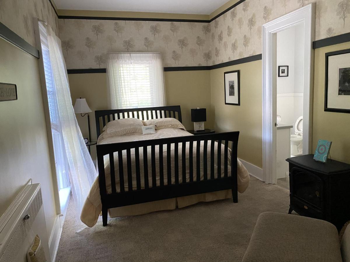 شاوث هيفن Monroe Manor Inn الغرفة الصورة