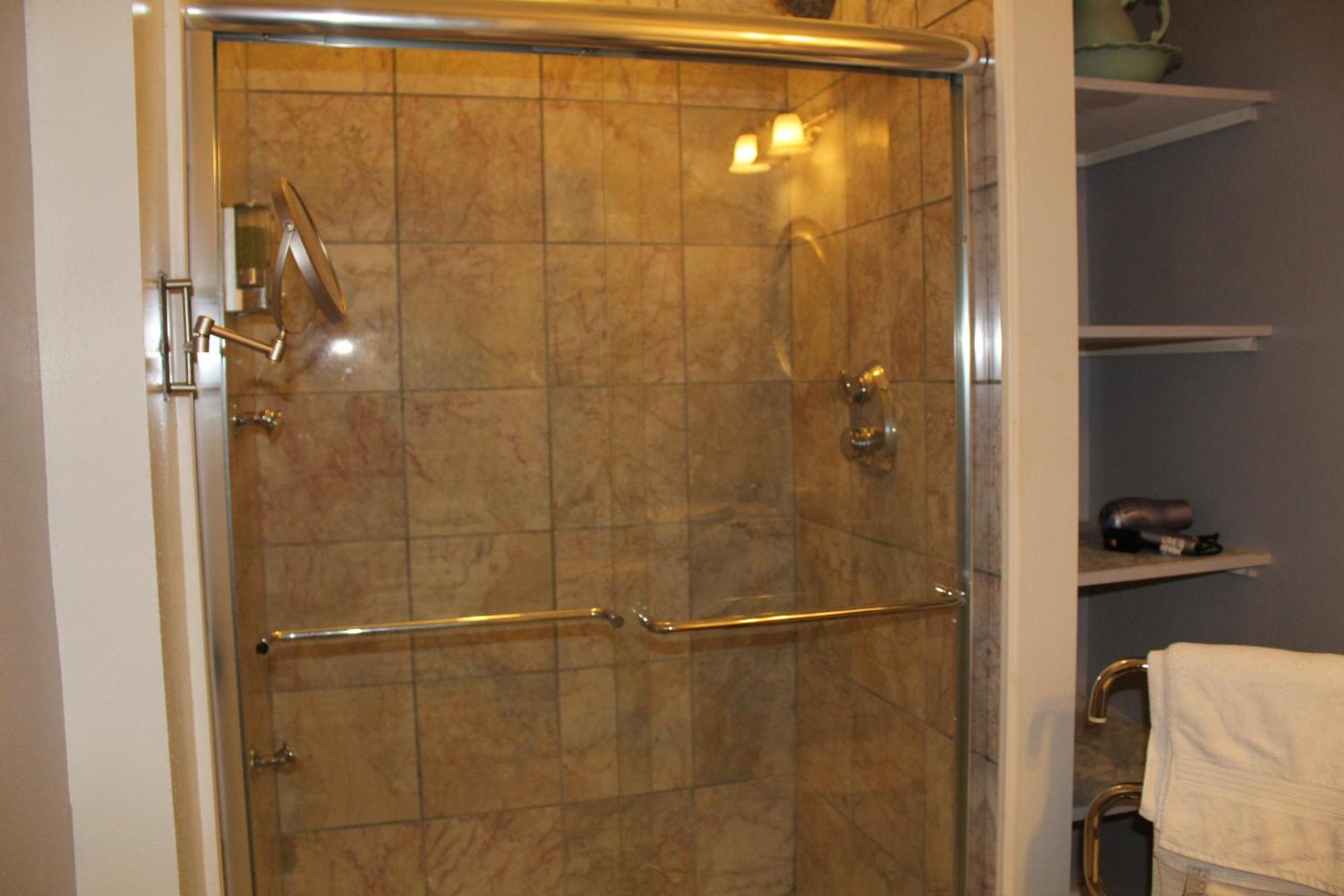 شاوث هيفن Monroe Manor Inn الغرفة الصورة